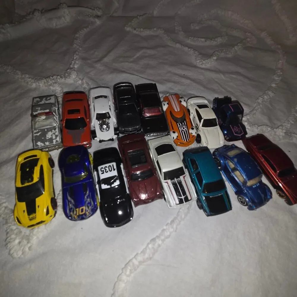 Lot of 16 Vintage & Modern Diecast Toy Cars Hot Wheels Matchbox Muscle Race Cars